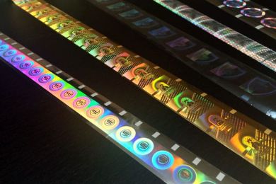 Coloured holograms in coils